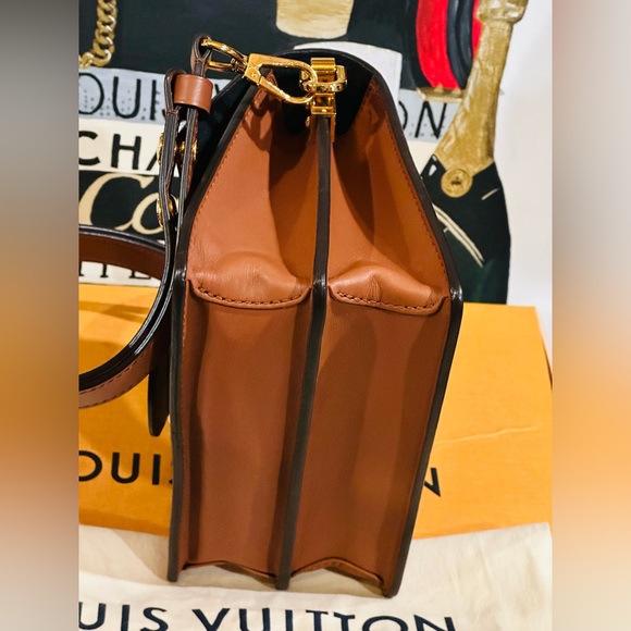 🔥 LOUIS VUITTON REVERSE MONOGRAM MINI DAUPHINE SHOULDER BAG FULL INCLUSION - Picture 9 of 17